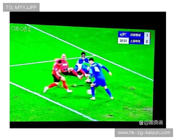 上海申花拉唐边路渗透吸引两名防守